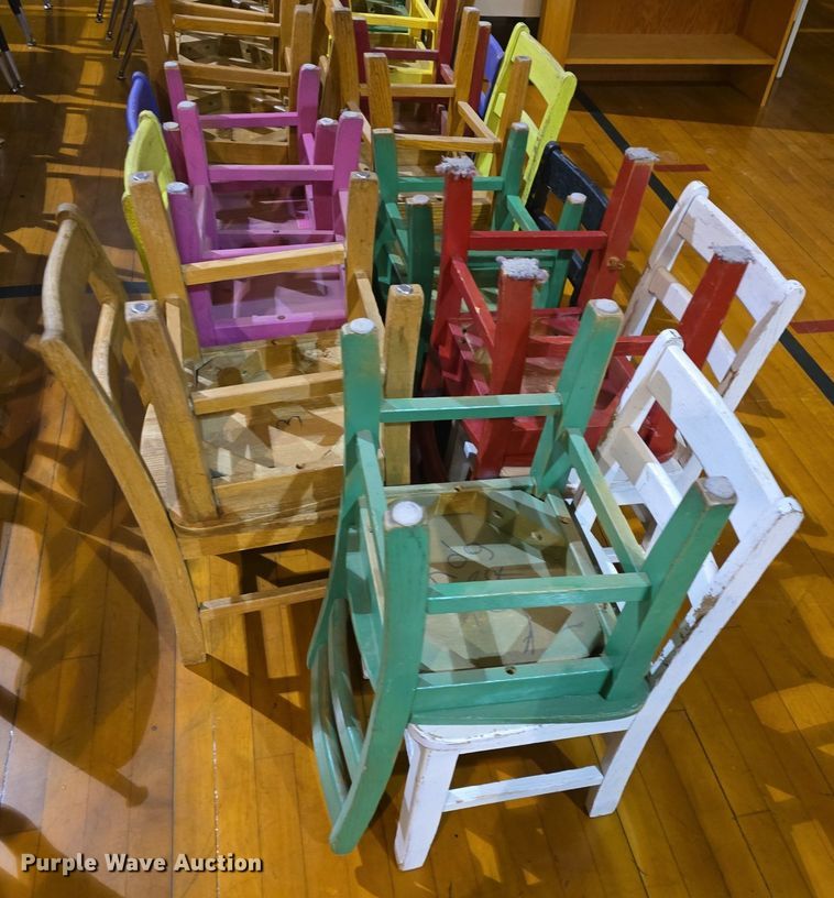 image for item EK2311 Approximately 33 chairs 