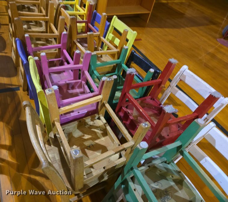 image for item EK2311 Approximately 33 chairs 