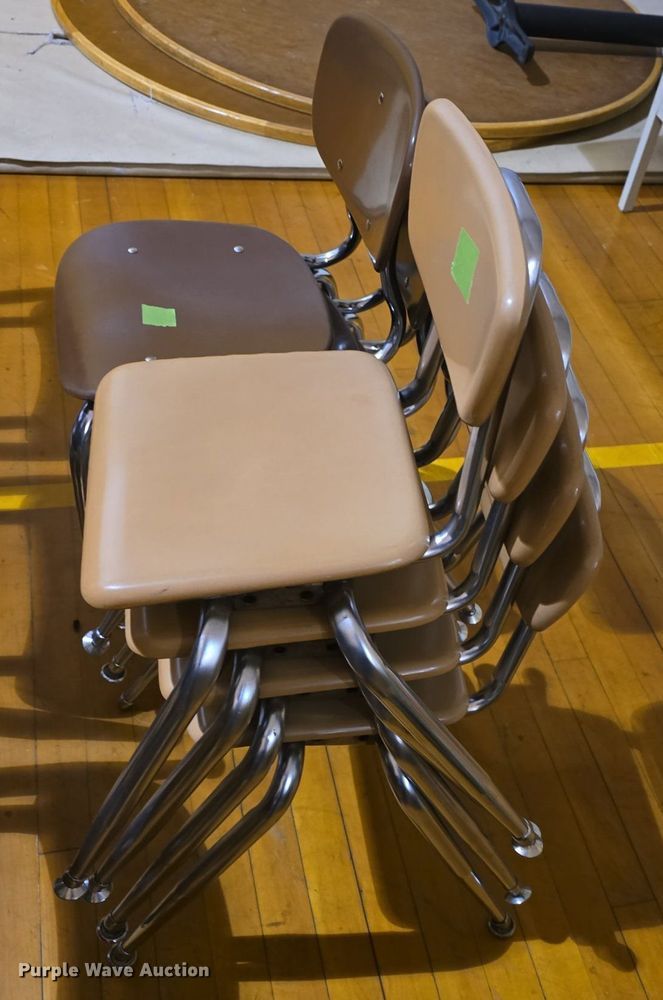 image for item EK2311 Approximately 33 chairs 