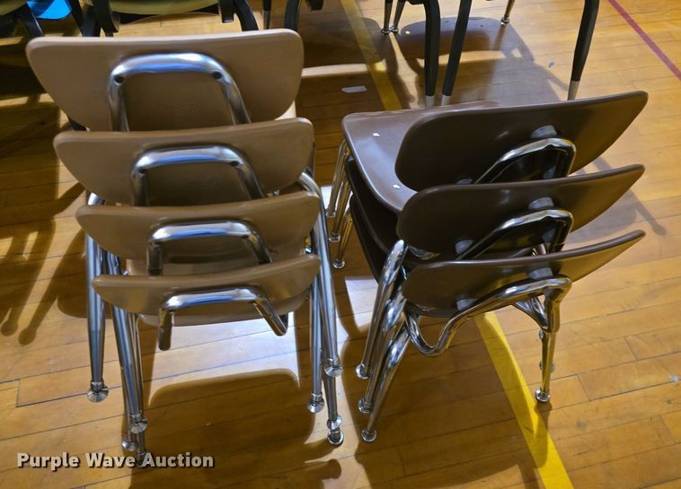 image for item EK2311 Approximately 33 chairs 