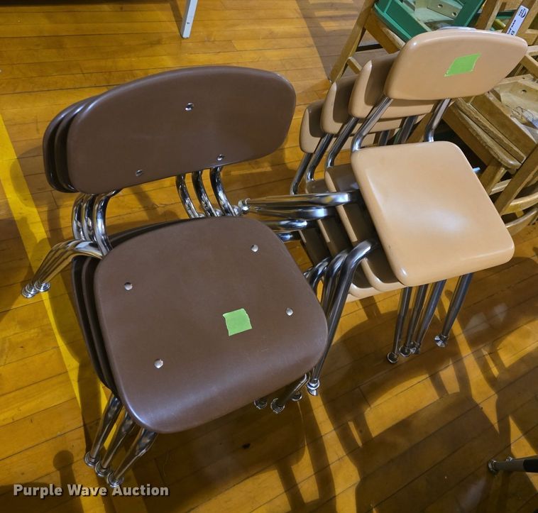 image for item EK2311 Approximately 33 chairs 