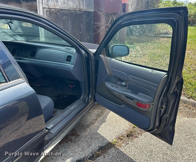 image for item EK3432 1999 Ford Crown Victoria Police Interceptor  