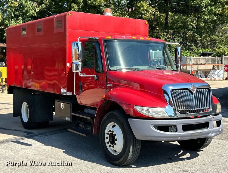 image for item EK3437 2012 International  DuraStar 4300 chipper truck