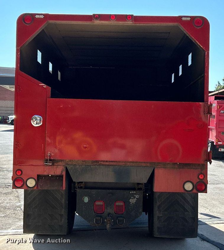 image for item EK3437 2012 International  DuraStar 4300 chipper truck