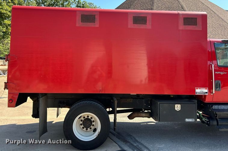 image for item EK3437 2012 International  DuraStar 4300 chipper truck