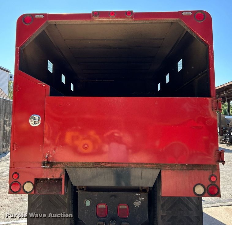 image for item EK3437 2012 International  DuraStar 4300 chipper truck