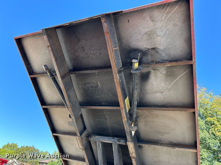 image for item EK3437 2012 International  DuraStar 4300 chipper truck