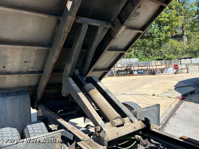 image for item EK3437 2012 International  DuraStar 4300 chipper truck