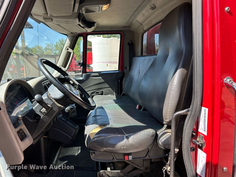 image for item EK3437 2012 International  DuraStar 4300 chipper truck