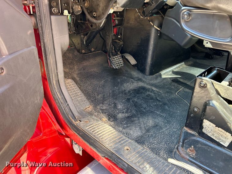 image for item EK3437 2012 International  DuraStar 4300 chipper truck