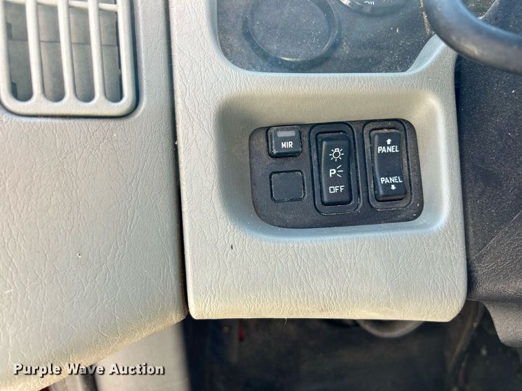 image for item EK3437 2012 International  DuraStar 4300 chipper truck