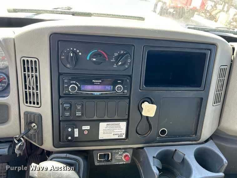 image for item EK3437 2012 International  DuraStar 4300 chipper truck