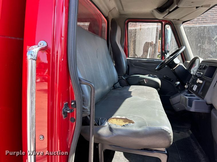 image for item EK3437 2012 International  DuraStar 4300 chipper truck