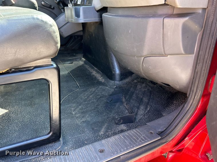 image for item EK3437 2012 International  DuraStar 4300 chipper truck