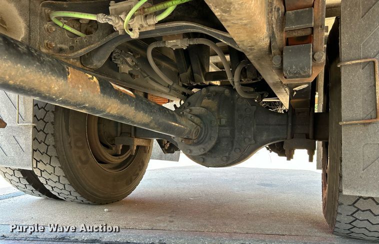 image for item EK3437 2012 International  DuraStar 4300 chipper truck