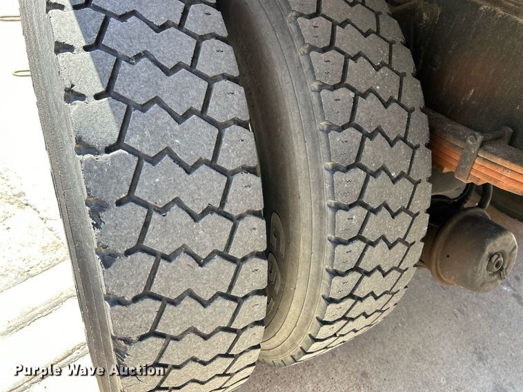 image for item EK3437 2012 International  DuraStar 4300 chipper truck