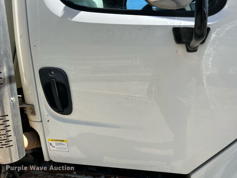 image for item EK3452 2015 Freightliner Business Class M2 street sweeper