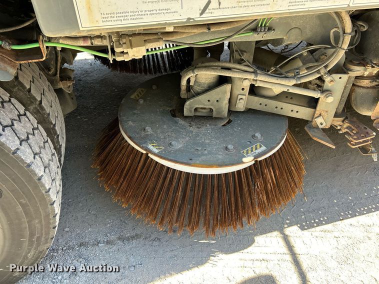 image for item EK3452 2015 Freightliner Business Class M2 street sweeper