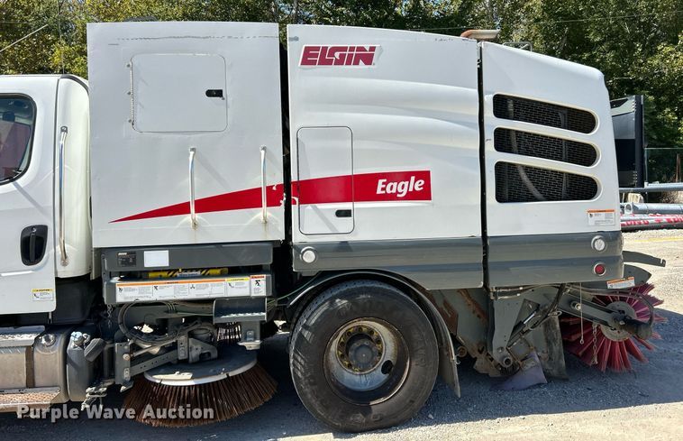 image for item EK3452 2015 Freightliner Business Class M2 street sweeper