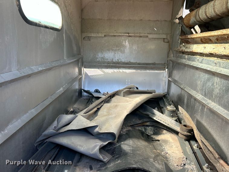 image for item EK3452 2015 Freightliner Business Class M2 street sweeper