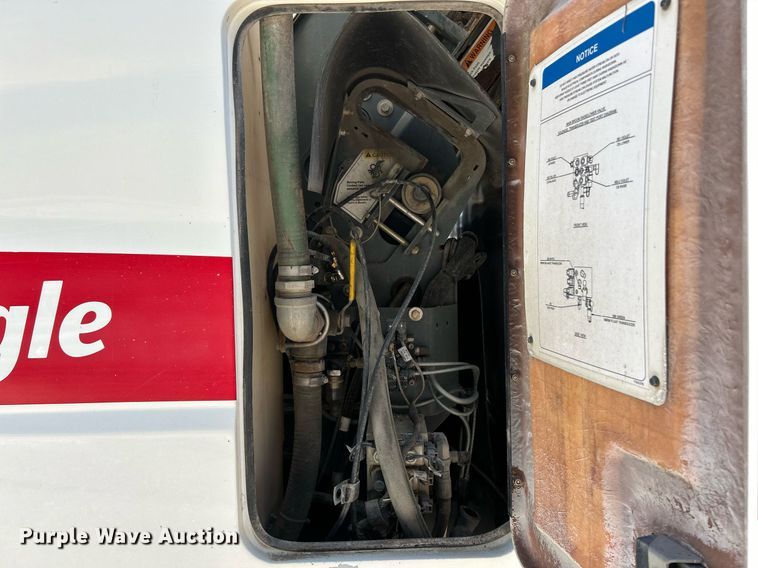 image for item EK3452 2015 Freightliner Business Class M2 street sweeper