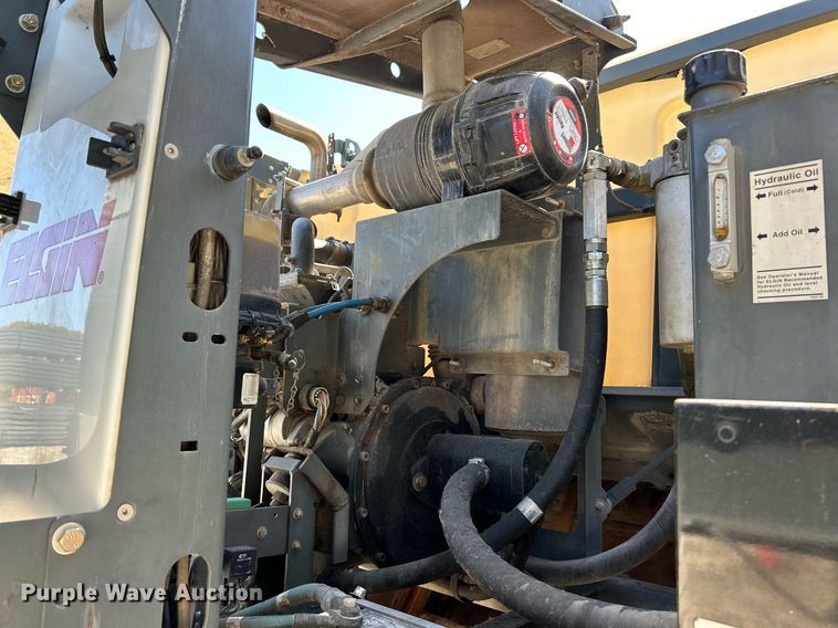 image for item EK3452 2015 Freightliner Business Class M2 street sweeper