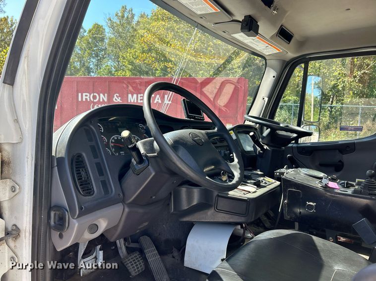 image for item EK3452 2015 Freightliner Business Class M2 street sweeper