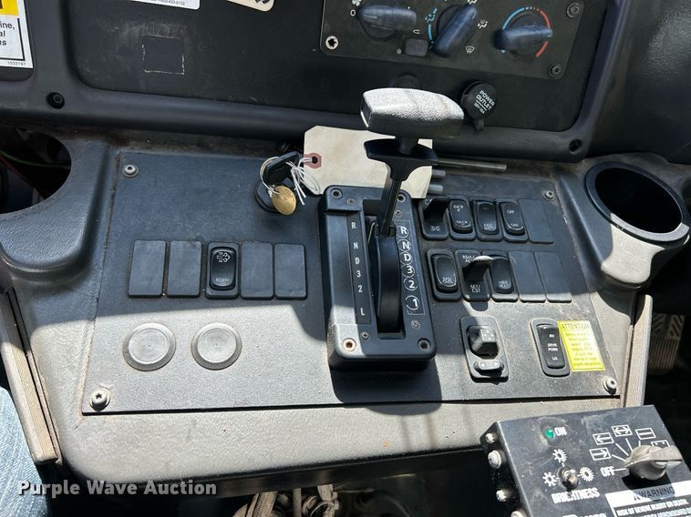 image for item EK3452 2015 Freightliner Business Class M2 street sweeper