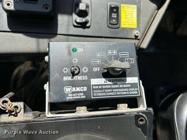 image for item EK3452 2015 Freightliner Business Class M2 street sweeper