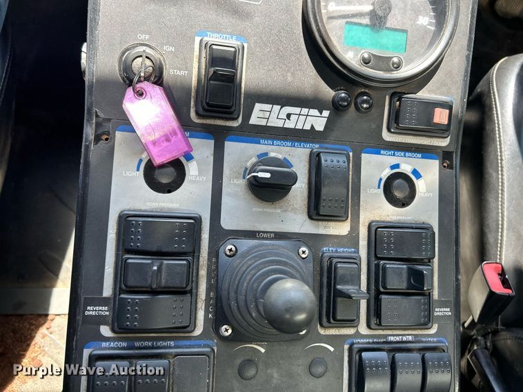 image for item EK3452 2015 Freightliner Business Class M2 street sweeper