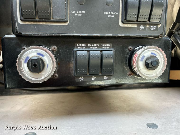 image for item EK3452 2015 Freightliner Business Class M2 street sweeper