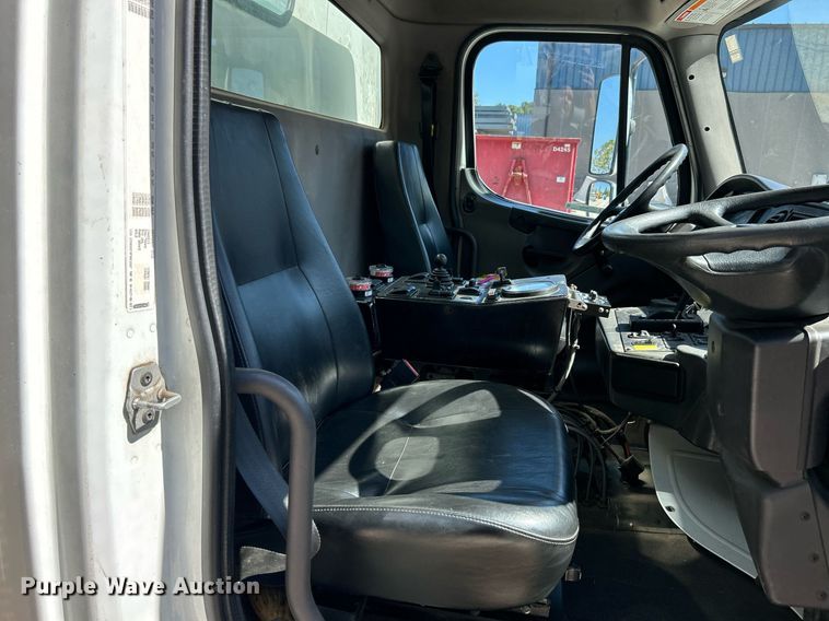 image for item EK3452 2015 Freightliner Business Class M2 street sweeper