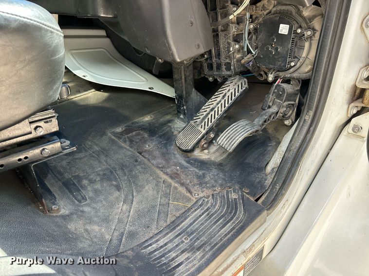 image for item EK3452 2015 Freightliner Business Class M2 street sweeper