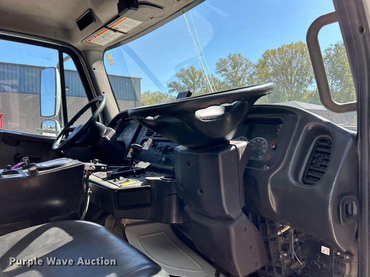 image for item EK3452 2015 Freightliner Business Class M2 street sweeper