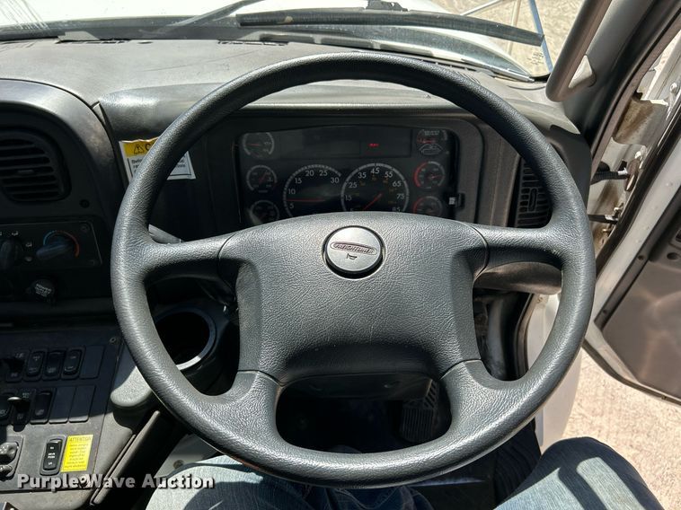 image for item EK3452 2015 Freightliner Business Class M2 street sweeper