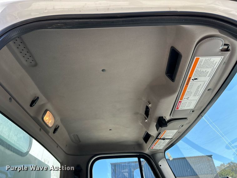 image for item EK3452 2015 Freightliner Business Class M2 street sweeper