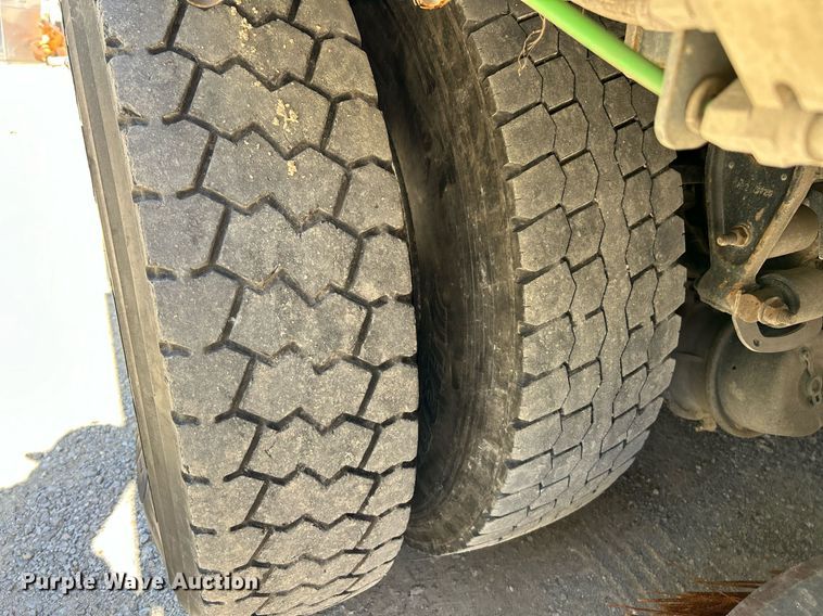 image for item EK3452 2015 Freightliner Business Class M2 street sweeper