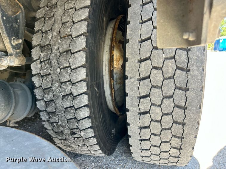 image for item EK3452 2015 Freightliner Business Class M2 street sweeper