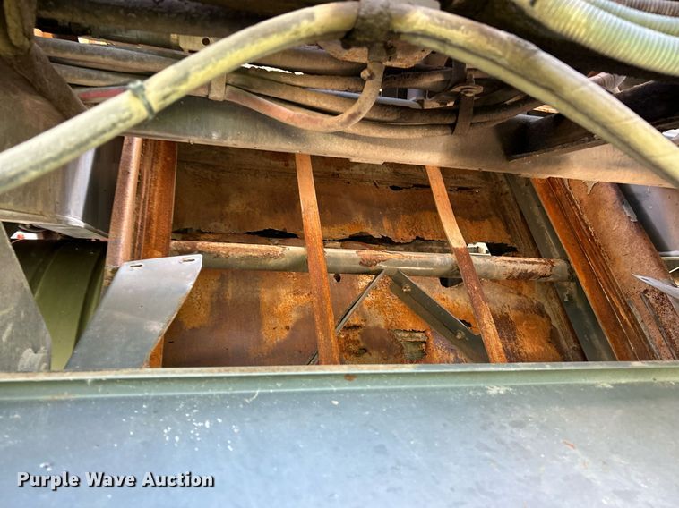 image for item EK3452 2015 Freightliner Business Class M2 street sweeper