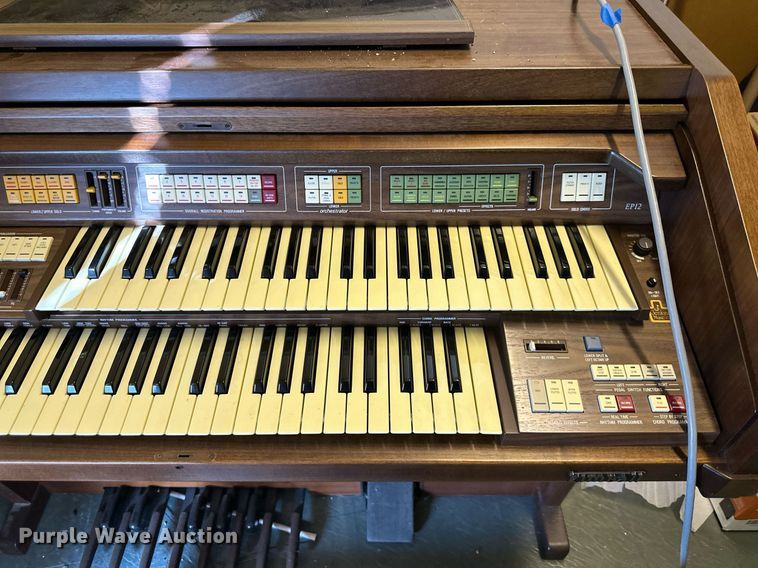 image for item EN0033 Kimball  organ and piano 