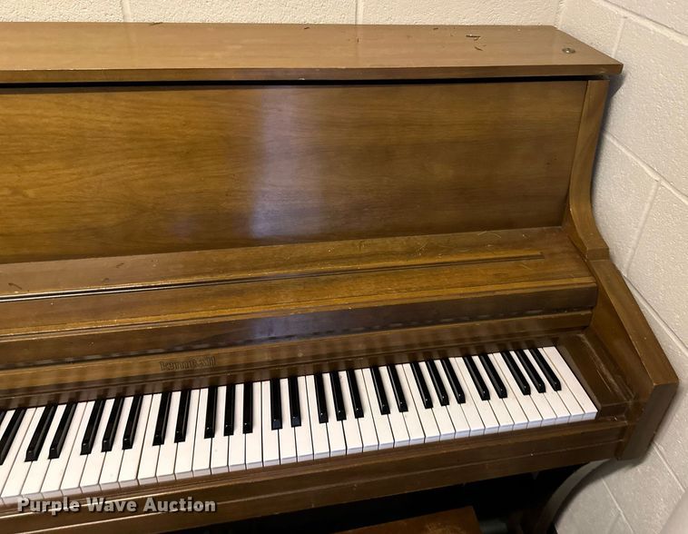 image for item EN0033 Kimball  organ and piano 