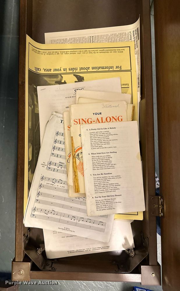 image for item EN0033 Kimball  organ and piano 