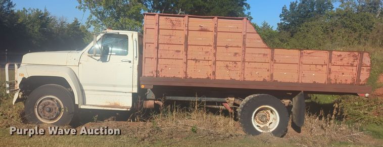 image for item EQ2269 1986 Ford F700 dump truck