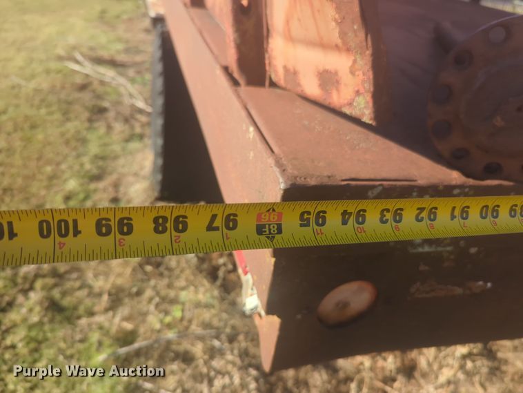 image for item EQ2269 1986 Ford F700 dump truck