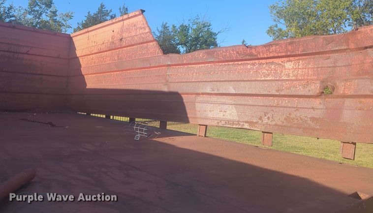 image for item EQ2269 1986 Ford F700 dump truck