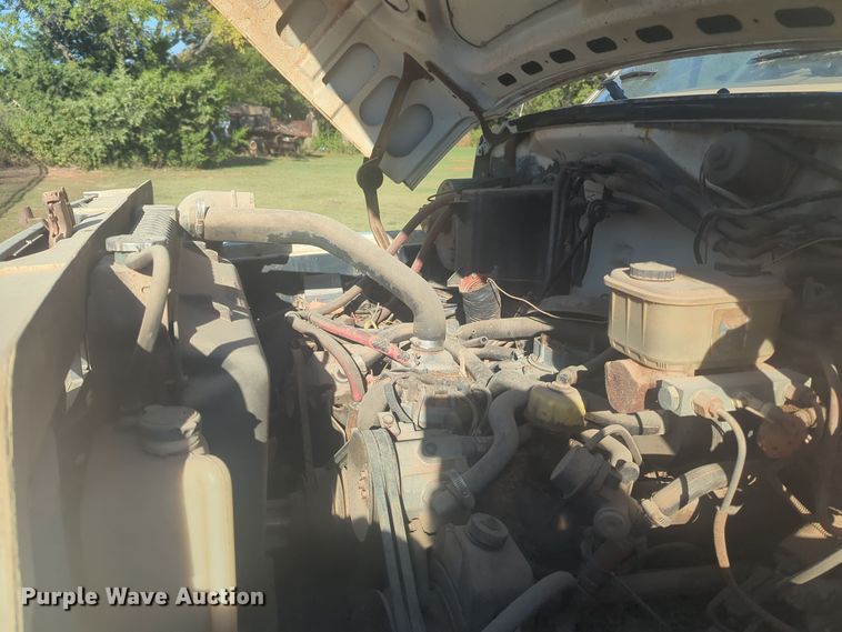 image for item EQ2269 1986 Ford F700 dump truck