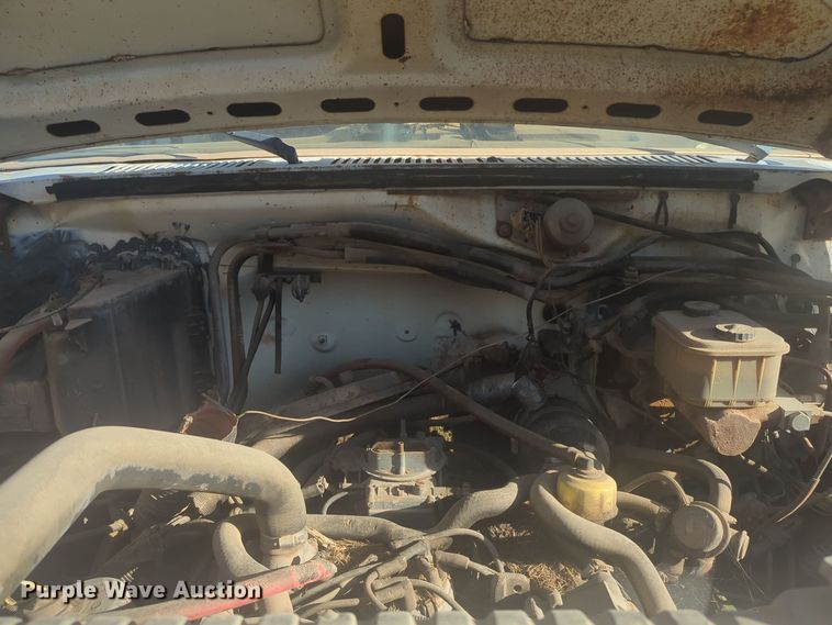 image for item EQ2269 1986 Ford F700 dump truck