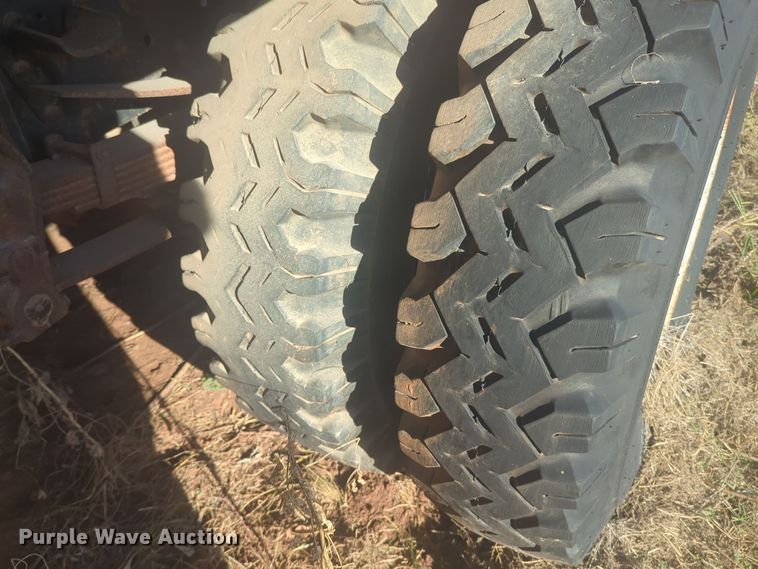 image for item EQ2269 1986 Ford F700 dump truck