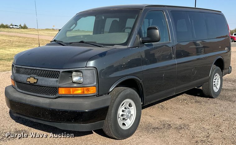 image for item ER8030 2017 Chevrolet Express 2500 van