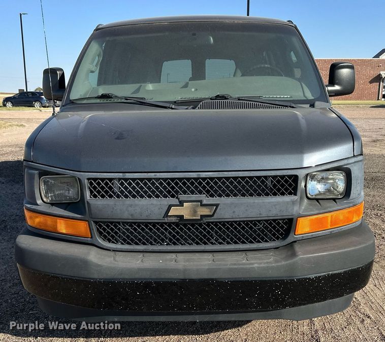 image for item ER8030 2017 Chevrolet Express 2500 van